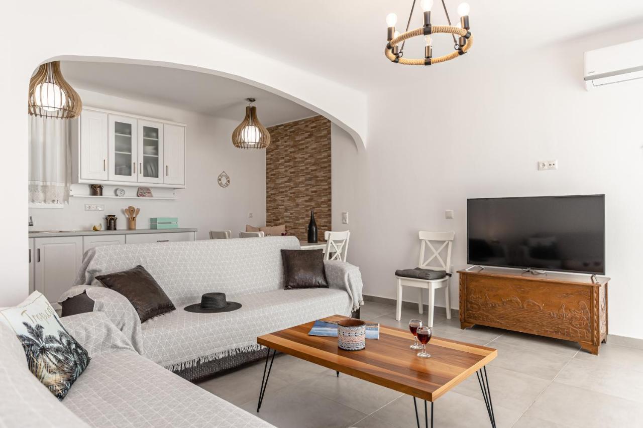 Dionysus House And Ariadne Apartment Stelida  Exterior photo